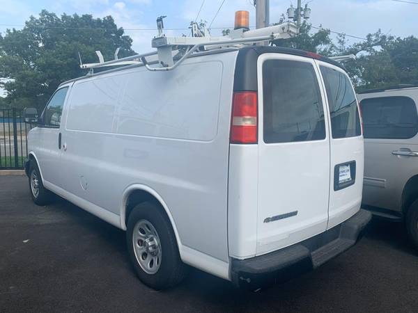 *************2009 CHEVROLET EXPRESS 1500 CARGO VAN! ONLY 18,000 MILES! for sale in Bohemia, NY – photo 2