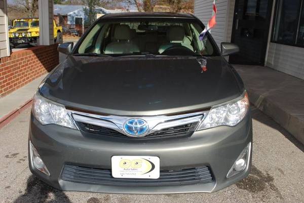 2014 Toyota Camry Electric Hybrid XLE Sedan 4D Sedan - cars & trucks... for sale in Glen Burnie, District Of Columbia – photo 5