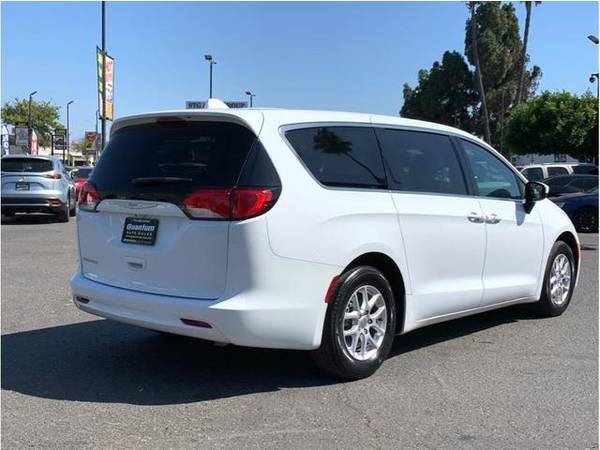 2017 Chrysler Pacifica Touring Minivan 4D - cars & trucks - by... for sale in Escondido, CA – photo 5