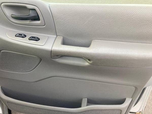 2003 Ford Windstar 3rd row seating for sale in South Lyon, MI – photo 6