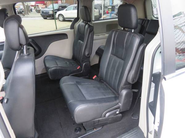 2016 Chrysler Town & Country Touring Minivan Runs & Looks Great! for sale in Brooklyn, NY – photo 22