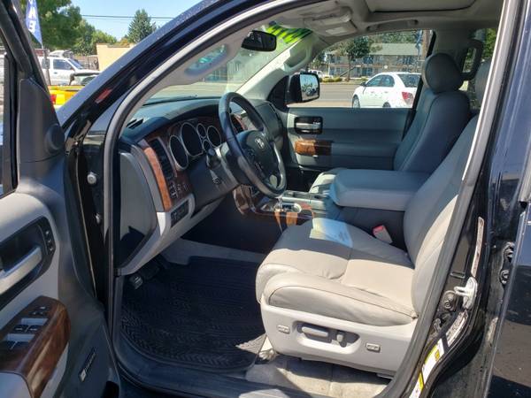 2008 Toyota Sequoia Platinum Sport Utility 4D Loaded! Financing! for sale in Eugene, OR – photo 6