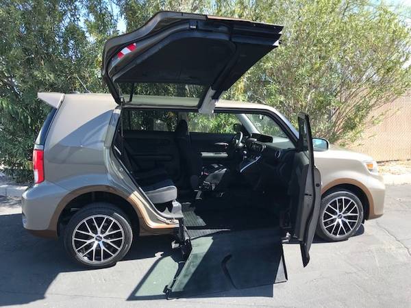 2011 unique Scion/Toyota wheelchair van Certified with for sale in Tucson, TX – photo 4