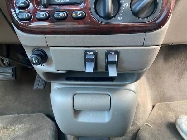 2000 CHRYSLER TOWN AND COUNTRY 1OWNER HANDICAP WHEELCHAIR VAN 527940... for sale in Skokie, IL – photo 9
