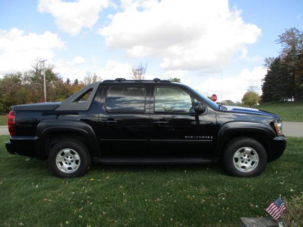 2007 chevrolet avalanche 4x4 - cars & trucks - by dealer - vehicle... for sale in Fort Atkinson, WI – photo 5