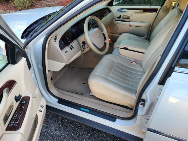 2007 LINCOLN TOWN CAR Signature ONE OWNER LOW MILES EXCELLENT COND.... for sale in Charlotte, NC – photo 16