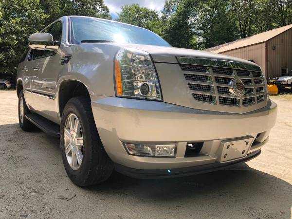 2009 Cadillac Escalade, Only 104K Miles, Navigation, Roof, Very for sale in New Gloucester, ME – photo 7