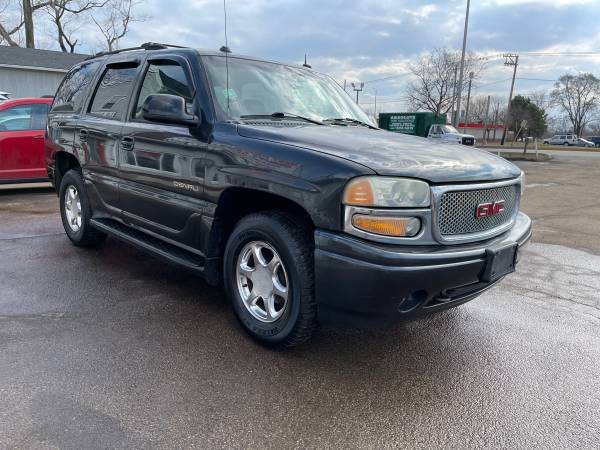 2004 GMC YUKON - LEATHER - AWD - FAMILY READY! - - by for sale in Palatine, IL – photo 3