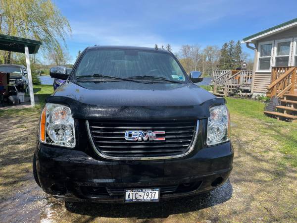 2011 GMC YUKON XL 4X4 ABSOLUTELY RUST FREE! NEEDS NOTHING! - cars & for sale in Brewerton, NY – photo 20