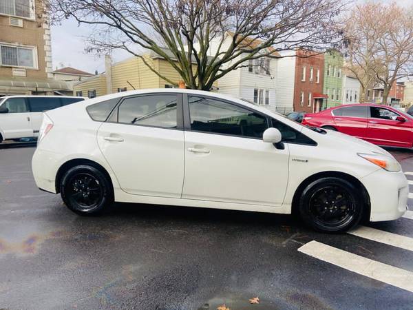 2013 TOYOTA PRIUS ((GAS SAVER)) - cars & trucks - by dealer -... for sale in Corona, NY – photo 2