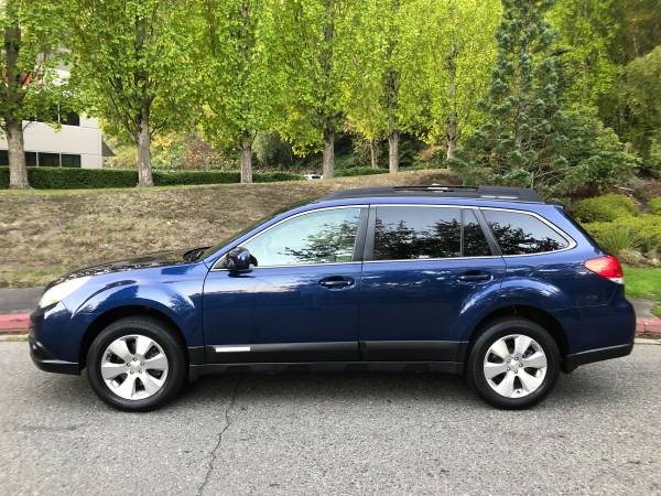 2011 Subaru Outback 3.6R Limited AWD --Clean title, Loaded, Auto-- -... for sale in Kirkland, WA – photo 8