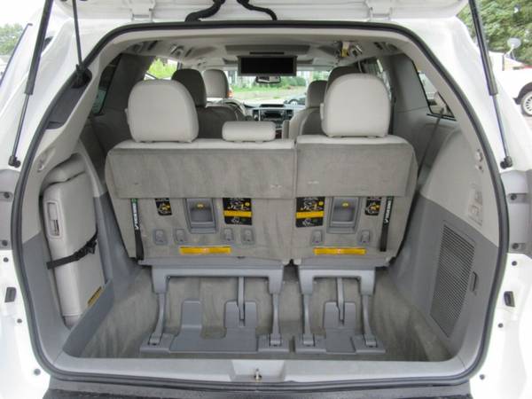 2012 Toyota Sienna Limited 7 Passenger 4dr Mini Van - cars & trucks... for sale in Bloomington, IL – photo 13