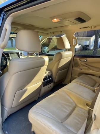 2011 LEXUS LX 570 * FULLY LOADED * 4WD * GREAT PRICE - cars & trucks... for sale in San Antonio, TX – photo 7