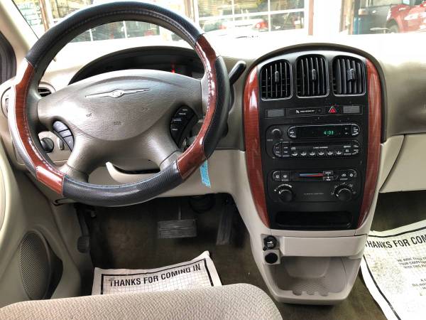 2006 CHRYSLER TOWN & COUNTRY for sale in STATEN ISLAND, NY – photo 6