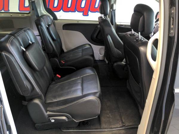 2015 Chrysler Town & Country FWD 4D Passenger Van/Minivan/Van To for sale in Dubuque, IA – photo 18