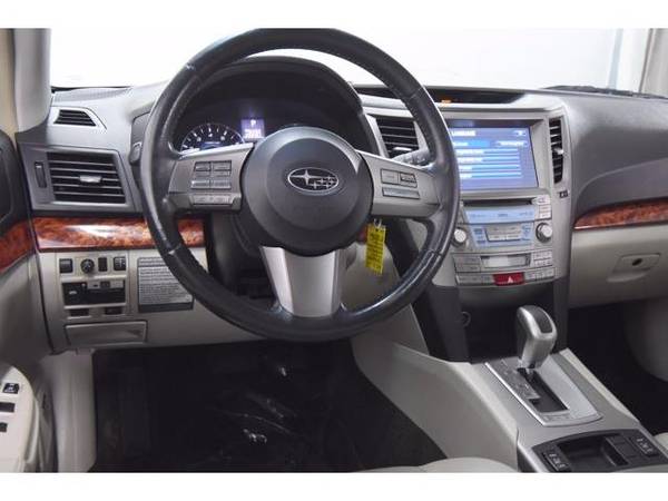 2011 Subaru Outback wagon 2.5i Limited Pwr Moon/Nav $122.40 - cars &... for sale in Loves Park, IL – photo 5