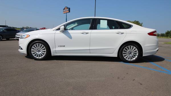 2013 Ford Fusion Hybrid SE ** Great Fuel Saver * Clean Carfax ** for sale in Troy, MO – photo 4