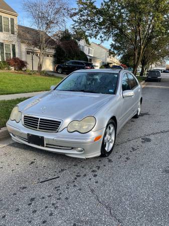 Mercedez Benz C320 - cars & trucks - by owner - vehicle automotive... for sale in Bowie, District Of Columbia – photo 2
