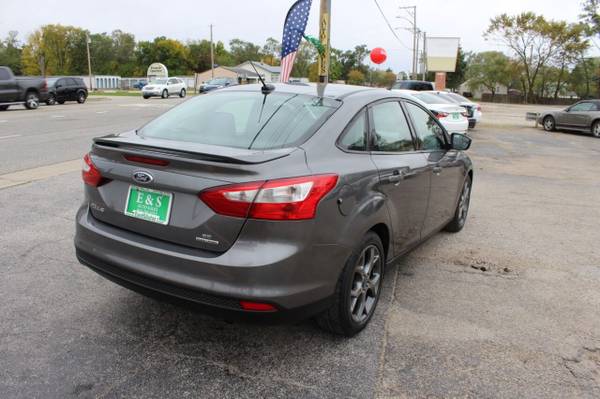 2013 Ford Focus SE - cars & trucks - by dealer - vehicle automotive... for sale in Crest Hill, IL – photo 5