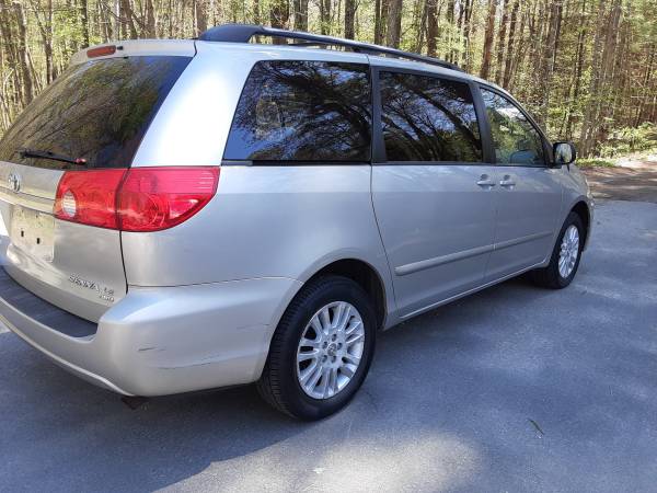 2008 Toyota Sienna LE Mini Van - - by dealer - vehicle for sale in Whitinsville, MA – photo 3