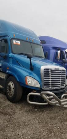 2013 FREIGHTLINER Cascadia,DD15, PX125064ST Sleeper Semi Truck... for sale in Columbus, OH – photo 7
