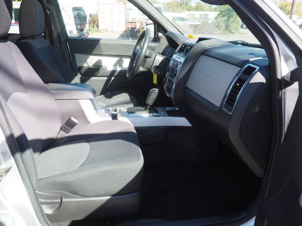 2009 Mercury Mariner 4X4 V-6 Auto Air Full Power Moonroof Only 125K for sale in Warwick, RI – photo 16