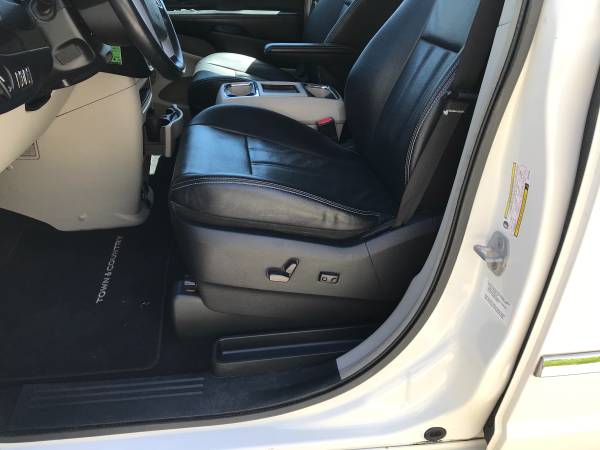 2013 CHRYSLER TOWN & COUNTRY (TOURING EDITION) - - by for sale in O Fallon, MO – photo 7