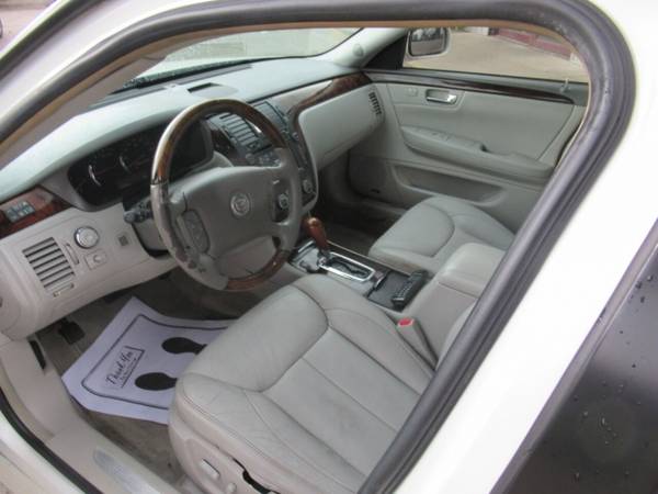 2008 Cadillac DTS Luxury I 4dr Sedan - - by dealer for sale in Bloomington, IL – photo 8