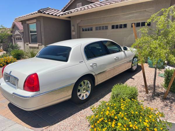 2003 Lincoln Town Car for sale in New River, AZ – photo 3
