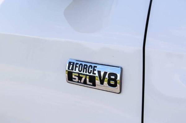 2018 Toyota TUNDRA 4WD SR5 4x4 CREW MAX NAVI LOW MILES NICE TRUCK... for sale in Sarasota, FL – photo 13