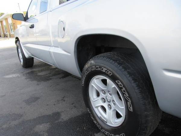 2005 Dodge Dakota ST !! clean truck !! - cars & trucks - by dealer -... for sale in North Ridgeville, OH – photo 10