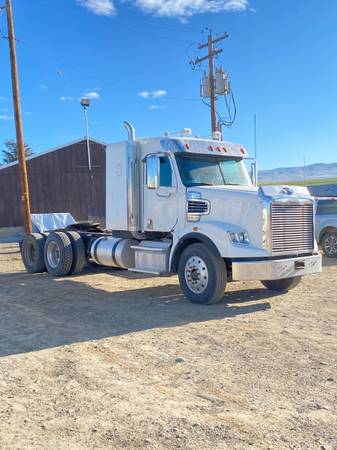 2016 freightliner 122SD with 270k miles for sale in Sunnyside, WA – photo 2
