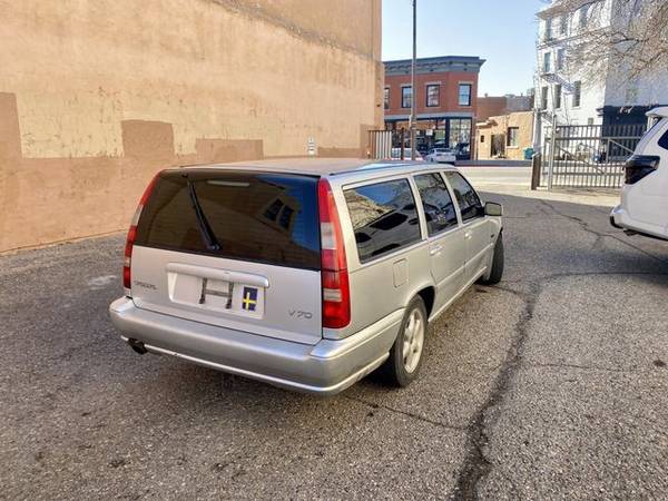 1998 Volvo V70 - Ice Cold A/C & Hot Heat - cars & trucks - by dealer... for sale in Fort Collins, WY – photo 8