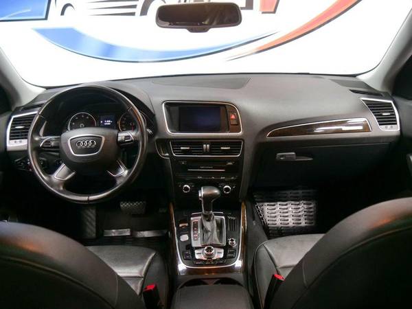 2013 Audi Q5 PREMIUM PLUS, AWD, PANORAMIC SUNROOF, HEATED SEATS for sale in Massapequa, NY – photo 2