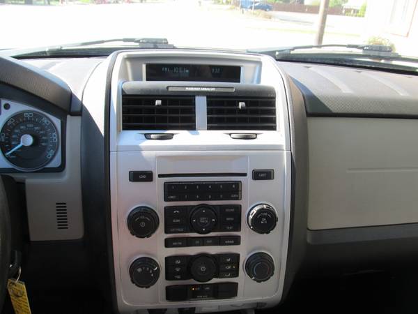 2011 MERCURY MARINER - cars & trucks - by dealer - vehicle... for sale in Woodburn, IN – photo 15