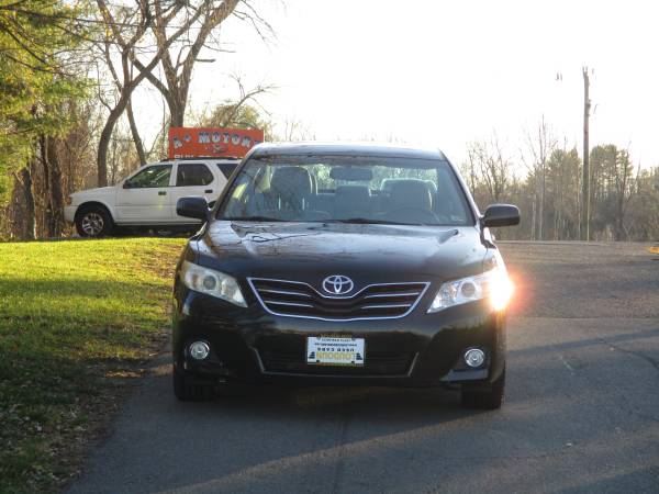 2011 TOYOTA CAMRY XLE (4DR/SD) NAV/CAMERA/HEATED SEATS - cars &... for sale in Leesburg, District Of Columbia – photo 2
