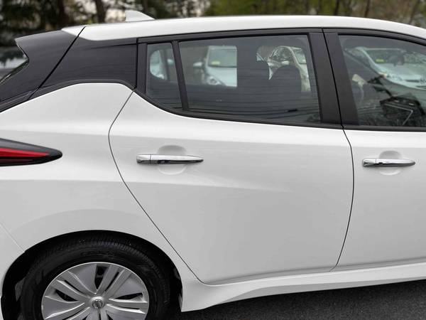 2018 Nissan LEAF S ALL ELECTRIC 151 MILES DC FAST CHARGING 16000 for sale in Walpole, RI – photo 10