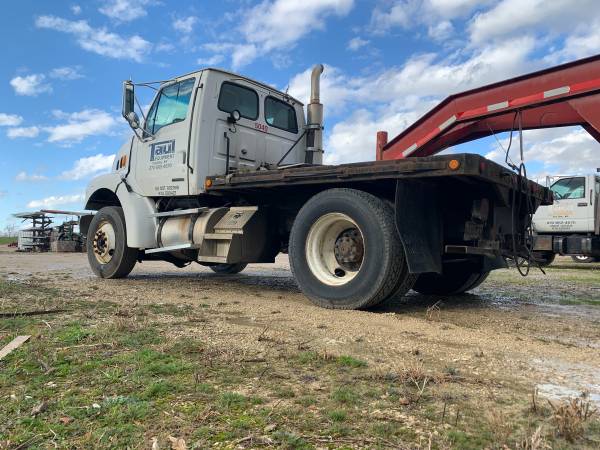 Sterling 5040 Tractor Semi - cars & trucks - by owner - vehicle... for sale in Cecilia, KY – photo 5