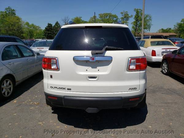2007 Saturn Outlook AWD 4dr XE White - - by for sale in Woodbridge, District Of Columbia – photo 4