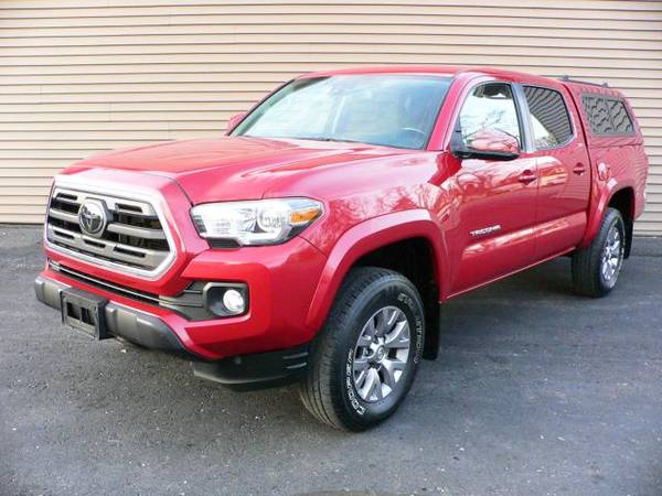 18 Toyota Tacoma Crew 4x4, Burgandy w/ matching cap, Clean! We... for sale in Binghamton, PA – photo 2