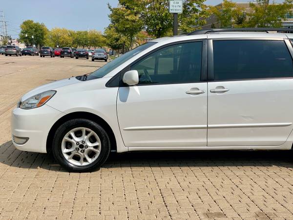 2004 Toyota Sienna XLE Limited - cars & trucks - by dealer - vehicle... for sale in Aurora, IL – photo 5