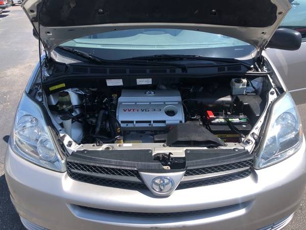 2005 Toyota Sienna LE 3-Row Seat V6 89K Miles Great Condition for sale in Jacksonville, FL – photo 18