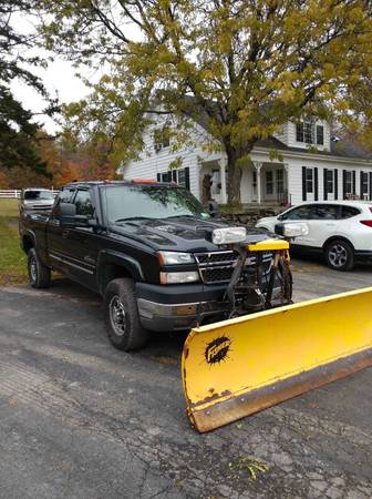 05 Chevy 2500HD Plow for sale in Rensselaer, NY – photo 2