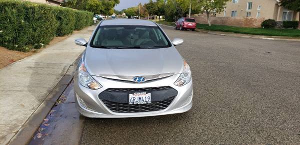 2011 Hyundai Sonata Hybrid - LOW MILES! - cars & trucks - by owner -... for sale in Lancaster, CA – photo 3