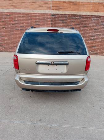 2006 Chrysler Town and Country 120k miles for sale in Belleville, MI – photo 4