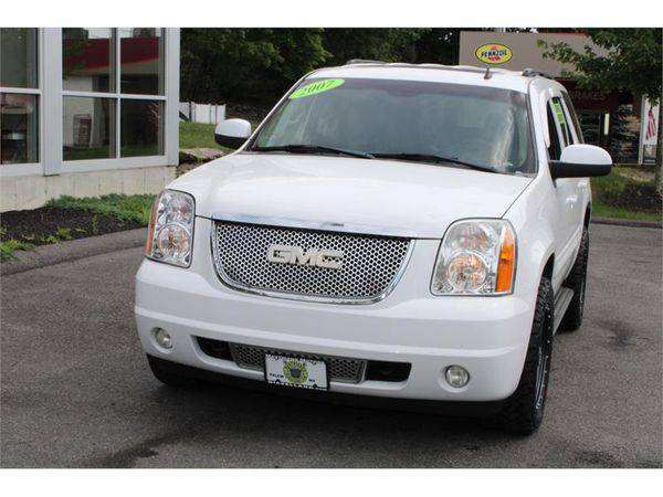 2007 GMC Yukon 4WD SLT FULLY LOADED WITH SUNROOF !! **FINANCING... for sale in Salem, NH – photo 4