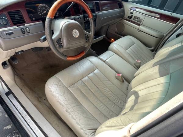 2003 Lincoln Town Car 4dr Sdn Signature - - by dealer for sale in TAMPA, FL – photo 11