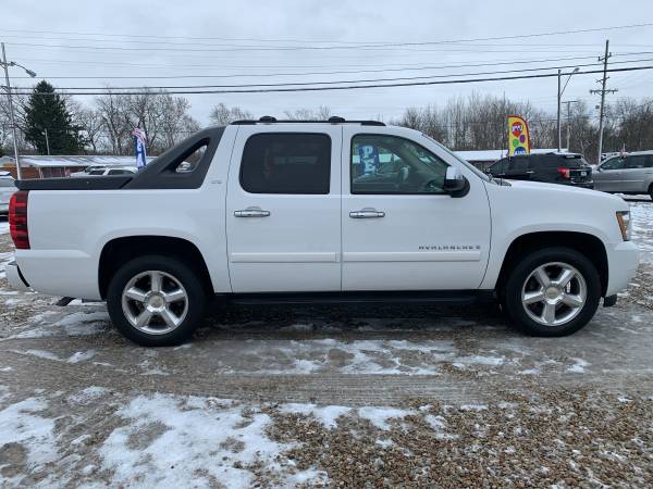 2008 Chevy Avalanche LTZ One Owner Clean Carfax!! - cars & trucks -... for sale in Heath, OH – photo 6