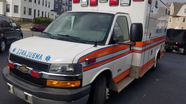 2010 Chevrolet 4500 Ambulance Duramax - cars & trucks - by dealer -... for sale in Worcester, OH – photo 3