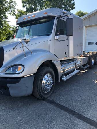 2007 Frieghtliner Columbia for sale in Lomira, WI – photo 2